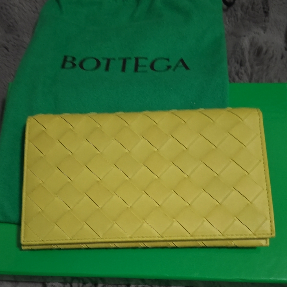 Bottega Veneta Yellow Green Intrecciato Leather Wristlet